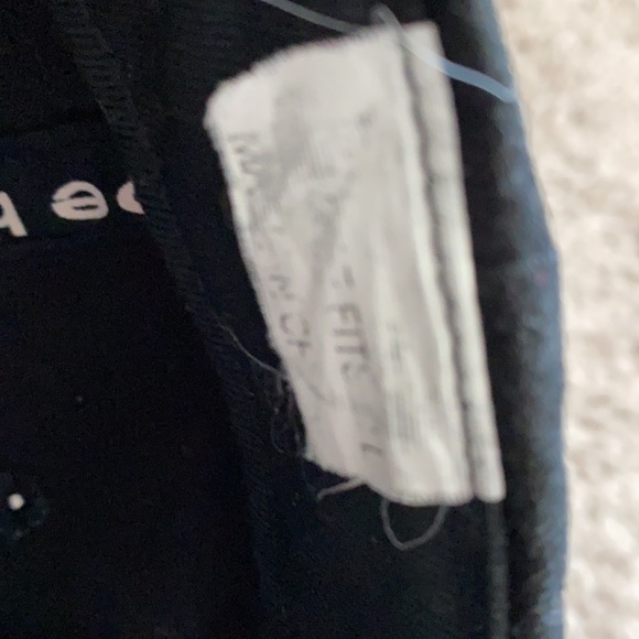 Bebe hat 🧢 - Picture 10 of 13